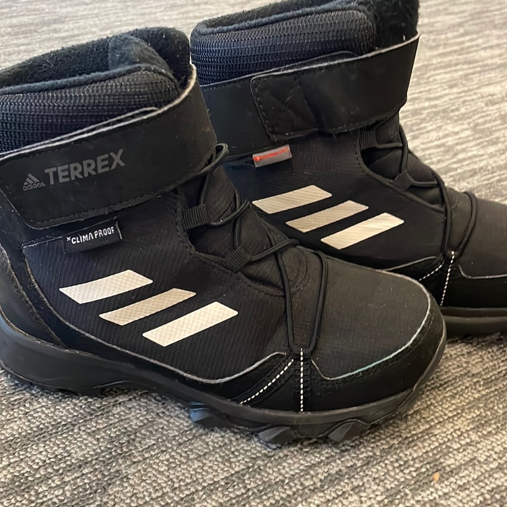 Boys Adidas Terrex Snow Winter Boot Sz 13.5